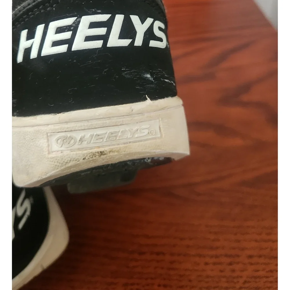 Heelys Boys Propel 2.0 Size Youth Size 5 Skate‎ Sneakers Shoes Black White